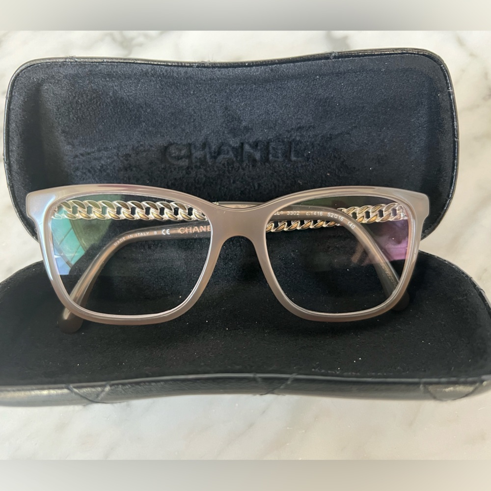 Gorgeous Chanel script eye glasses. Lens can be changed. Excellent condition